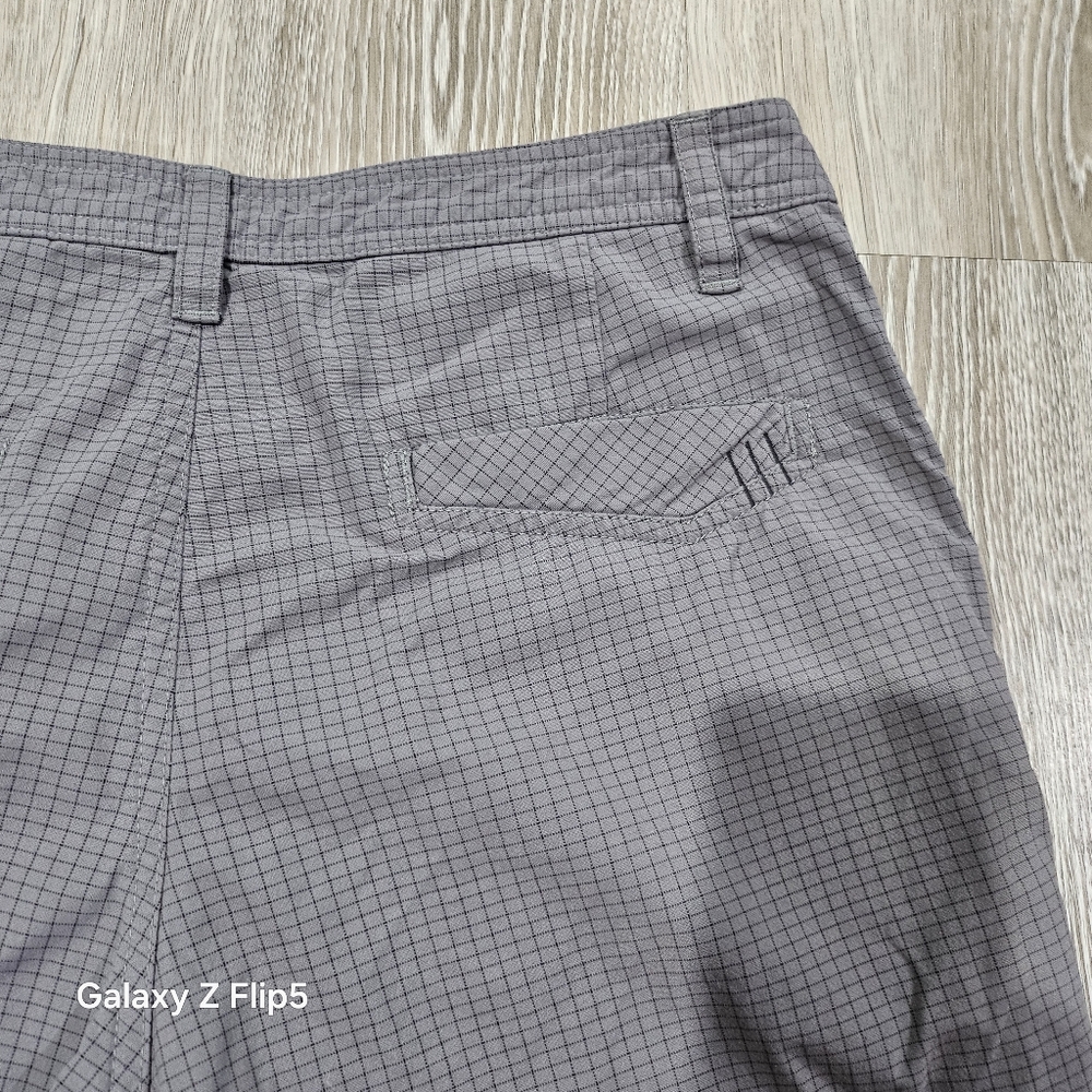 Lululemon Mens Kahuna Golf Shorts Size 32 Gray Check Chino Nylon - Picture 4 of 8